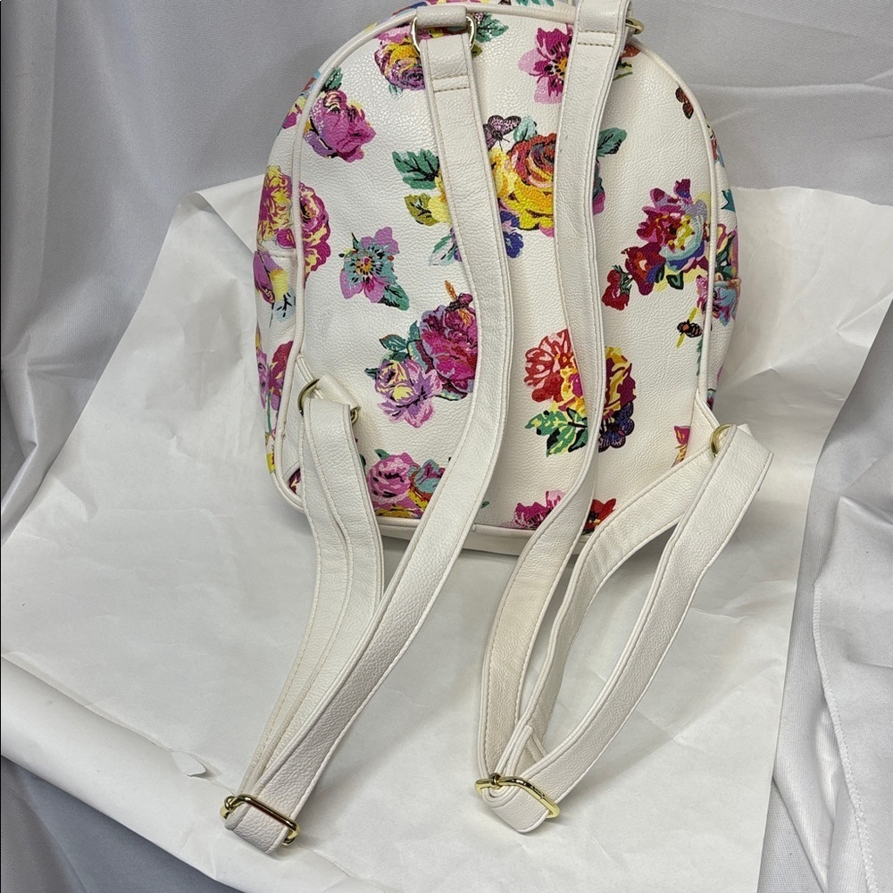 Betsey Johnson White Floral Backpack with Heart Accent bag purse - Picture 5 of 12